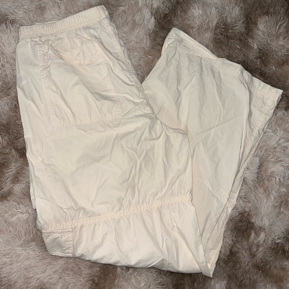 NWT Wild Fable Women’s Mid-Rise Cargo Pants Relaxed Off White Medium lightweight - Picture 8 of 9